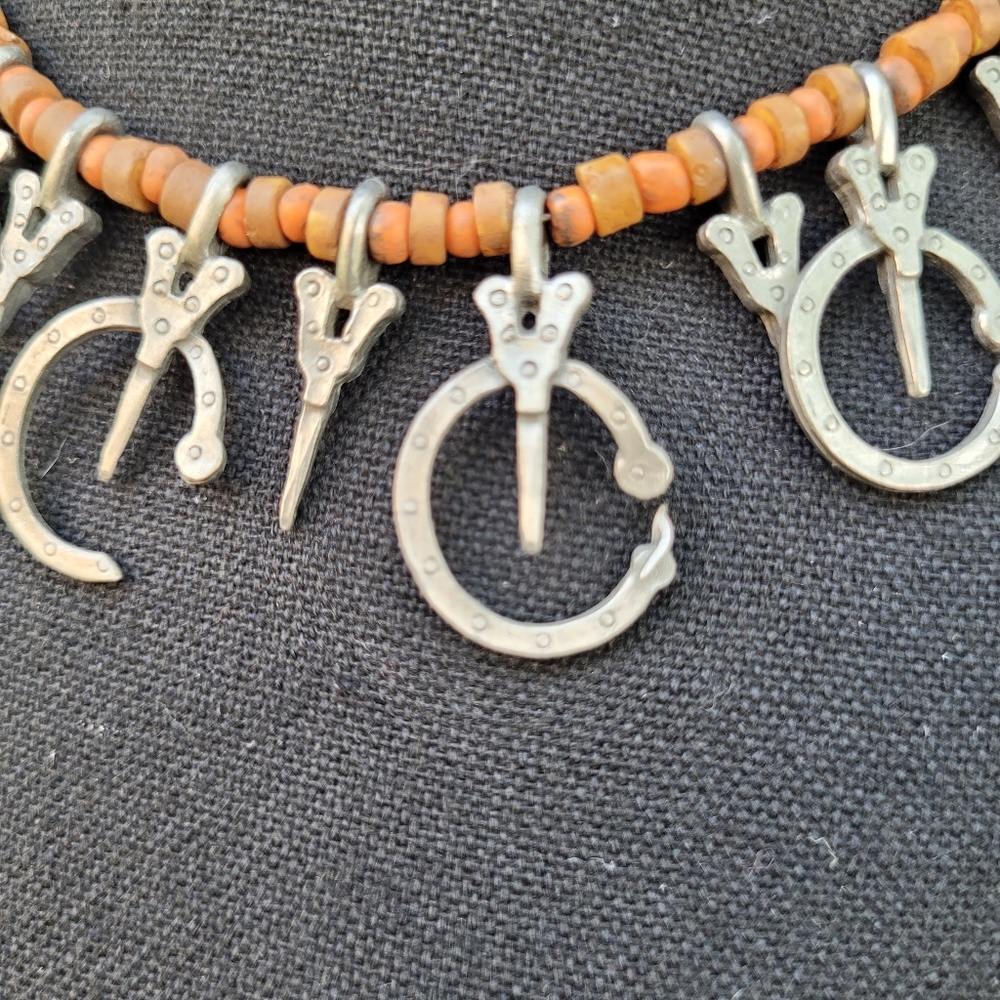 Vintage Western Coastal Cowgirl Horseshoe Charm Choker Necklace - Picture 5 of 5